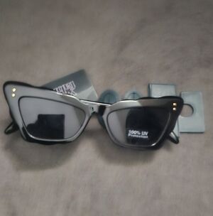 NWT WILD FABLE Black Cat Eye Sunglasses